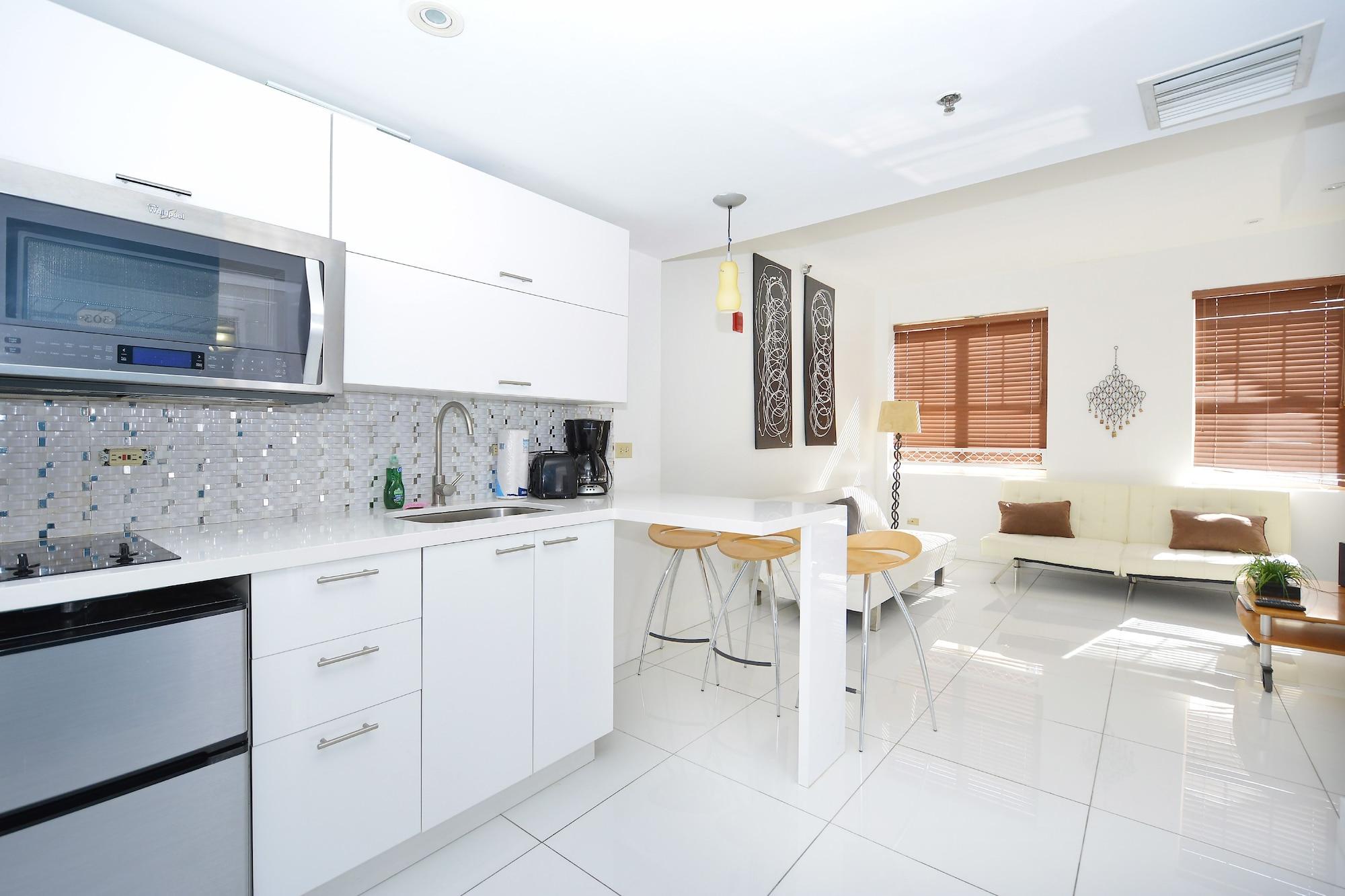 First Street Apartments Miami Beach Exterior photo